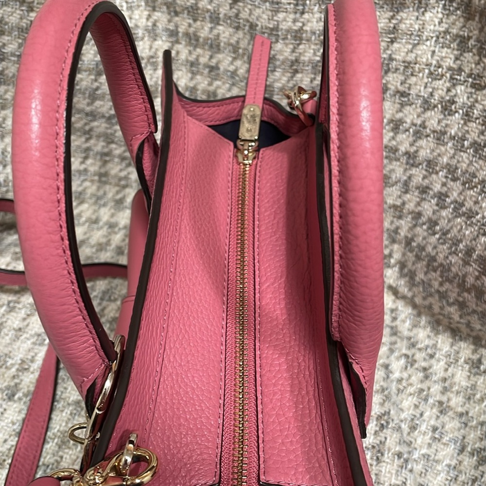🔥 Henri Bendel Pink leather Mini Rivington with bag charm. - Picture 6 of 10